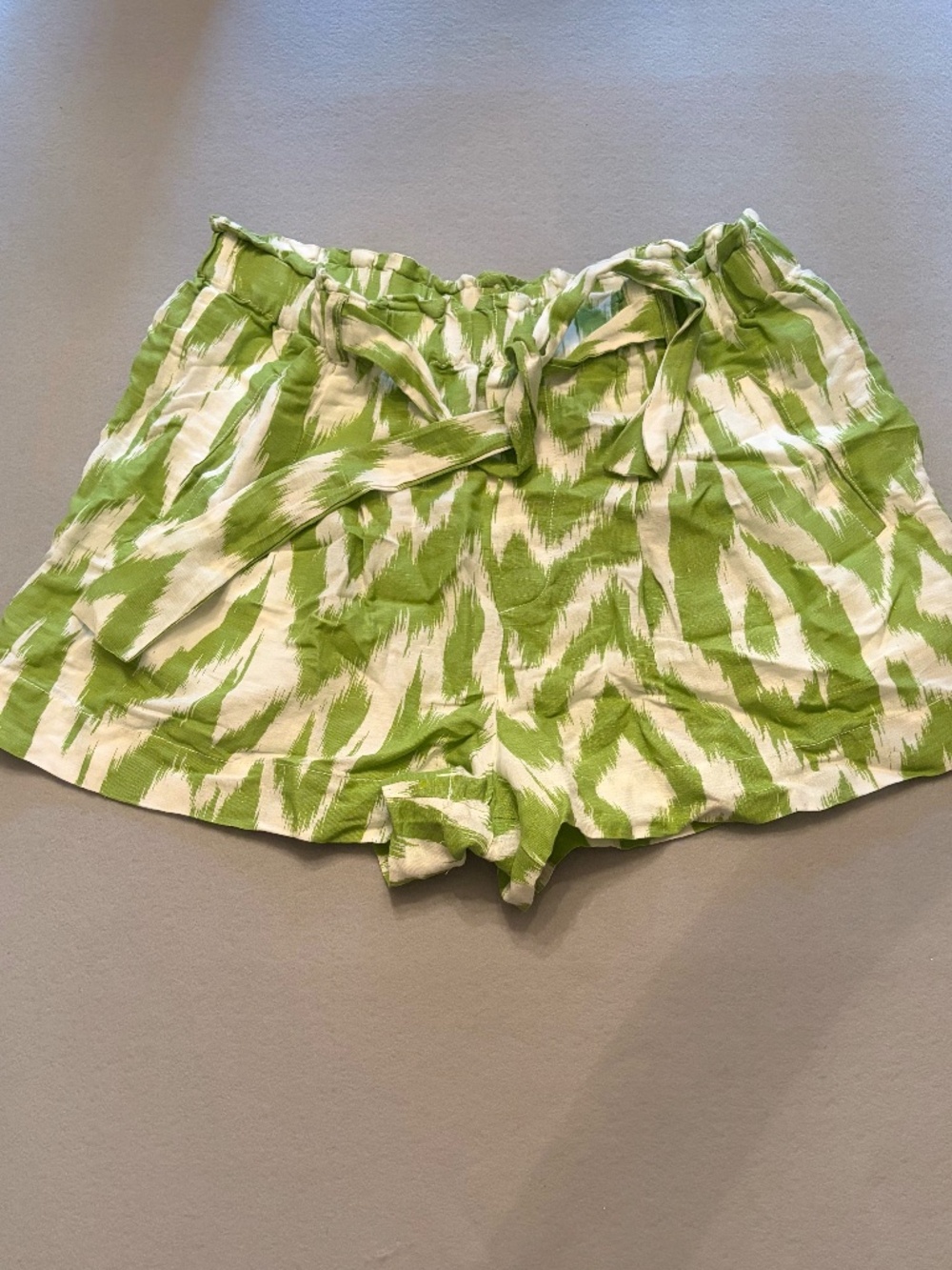 NWT Anthropologie Safari Print Tie Waist Linen Shorts Green White L